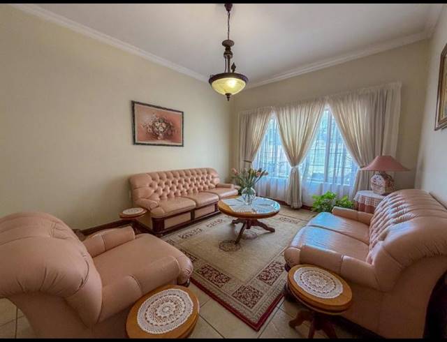 4 BEDROOM HOUSE FOR SALE IN MIDFIELD ESTATE